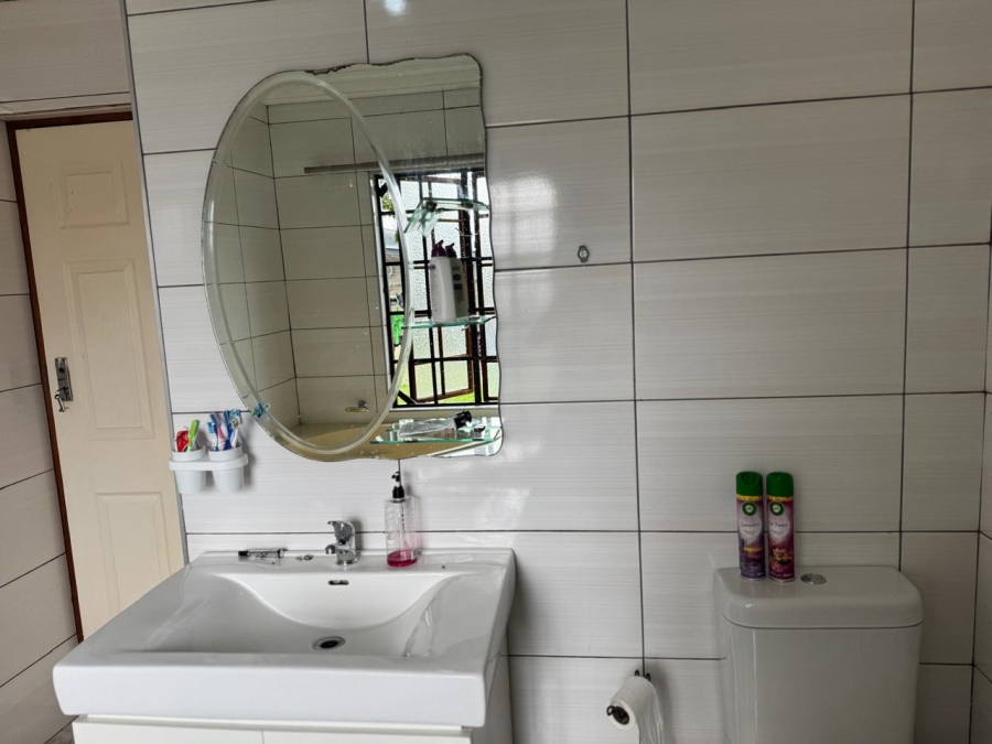 8 Bedroom Property for Sale in Glen Austin Gauteng