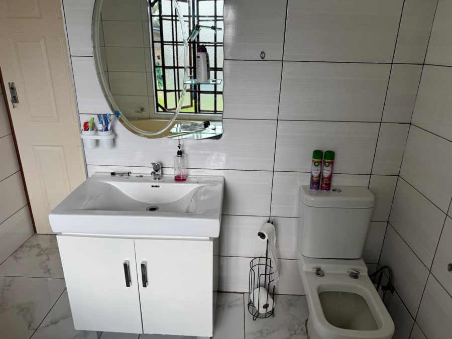 8 Bedroom Property for Sale in Glen Austin Gauteng