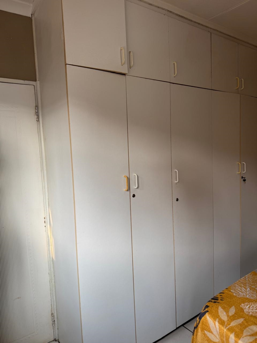 8 Bedroom Property for Sale in Glen Austin Gauteng