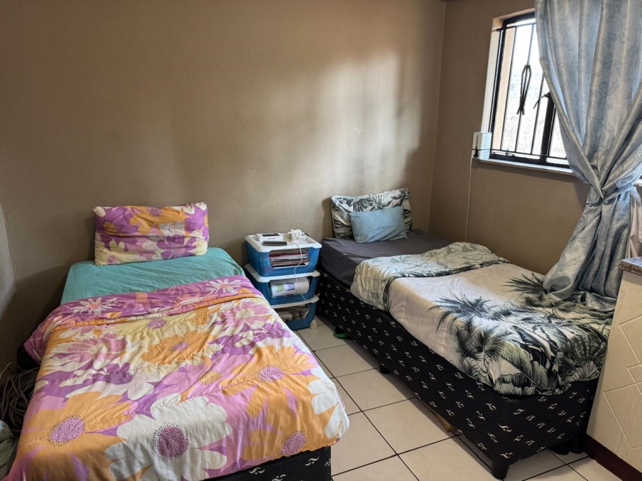 8 Bedroom Property for Sale in Glen Austin Gauteng