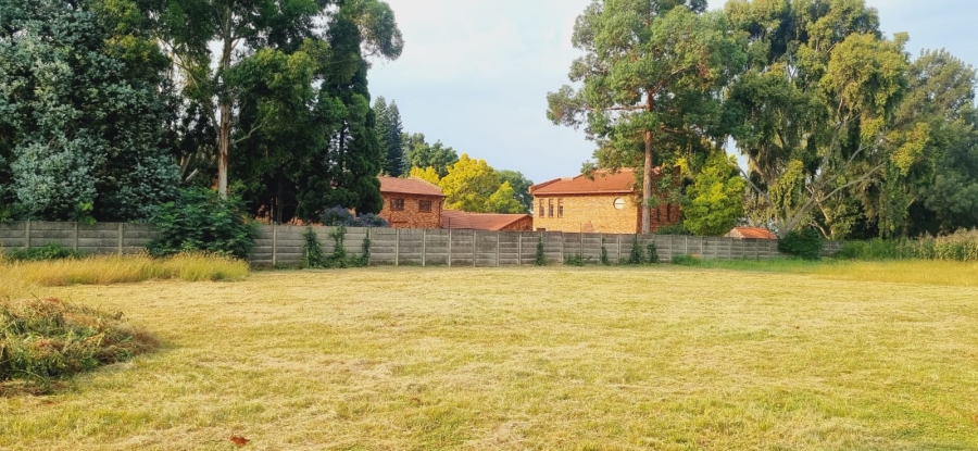 8 Bedroom Property for Sale in Glen Austin Gauteng