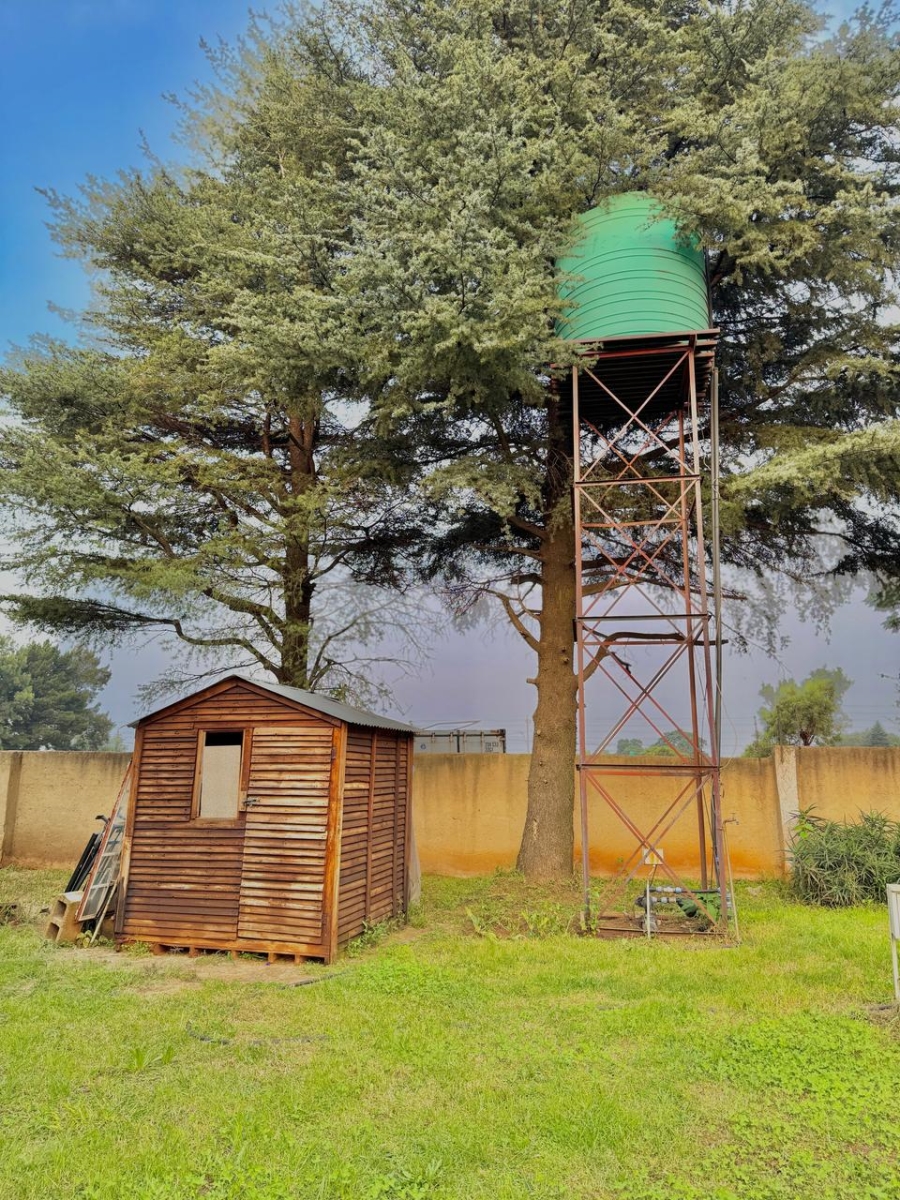 8 Bedroom Property for Sale in Glen Austin Gauteng