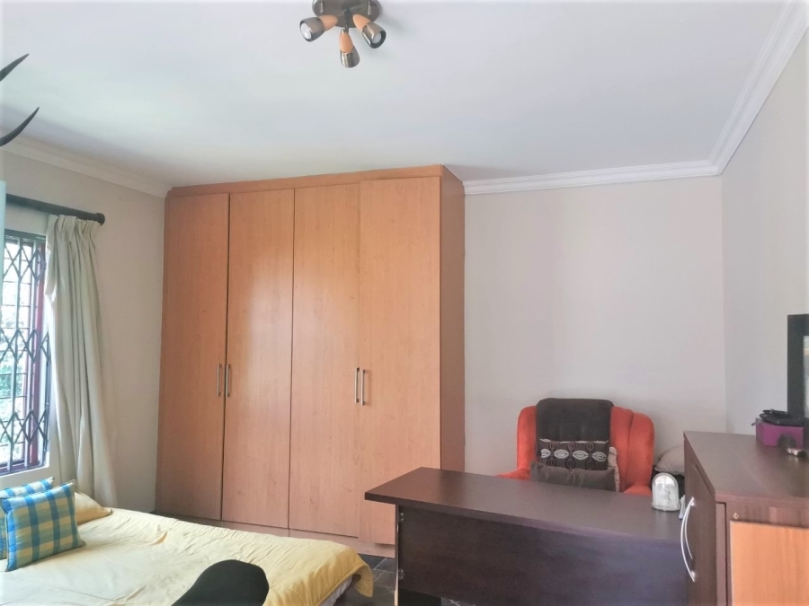 To Let 2 Bedroom Property for Rent in Bryanston Gauteng