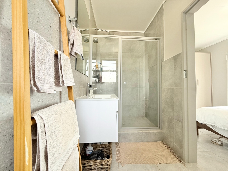 To Let 2 Bedroom Property for Rent in Amberfield Gauteng
