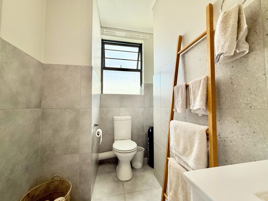To Let 2 Bedroom Property for Rent in Amberfield Gauteng