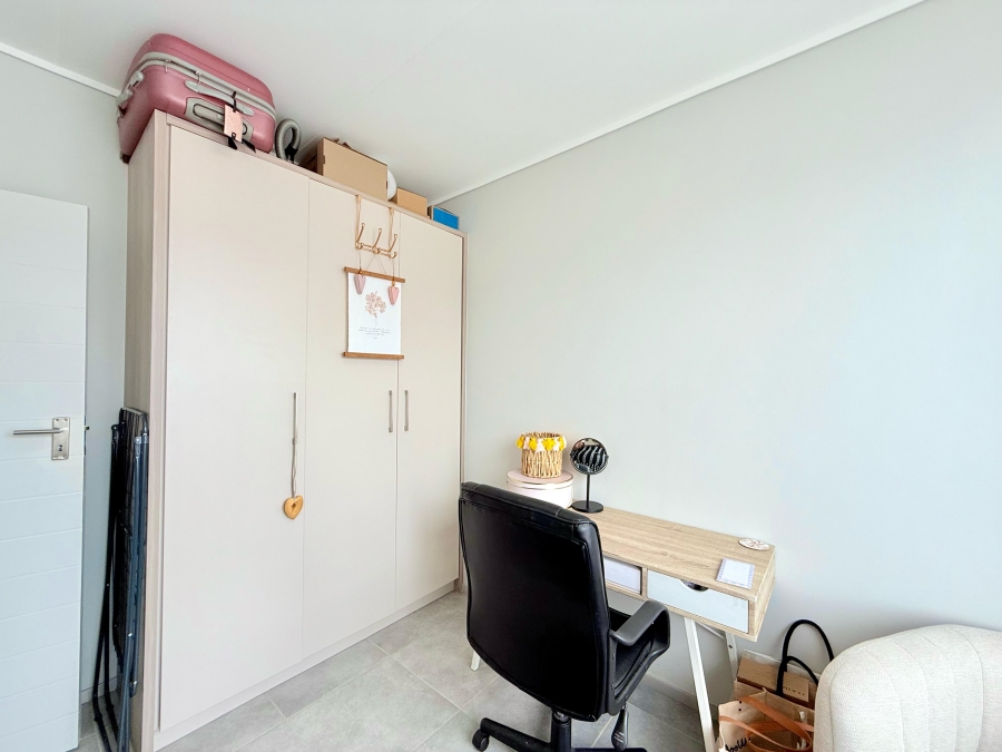 To Let 2 Bedroom Property for Rent in Amberfield Gauteng