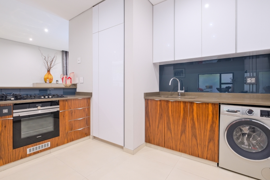 To Let 2 Bedroom Property for Rent in Rosebank Gauteng