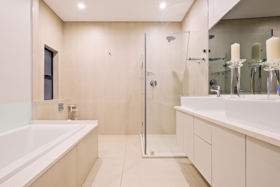 To Let 2 Bedroom Property for Rent in Rosebank Gauteng