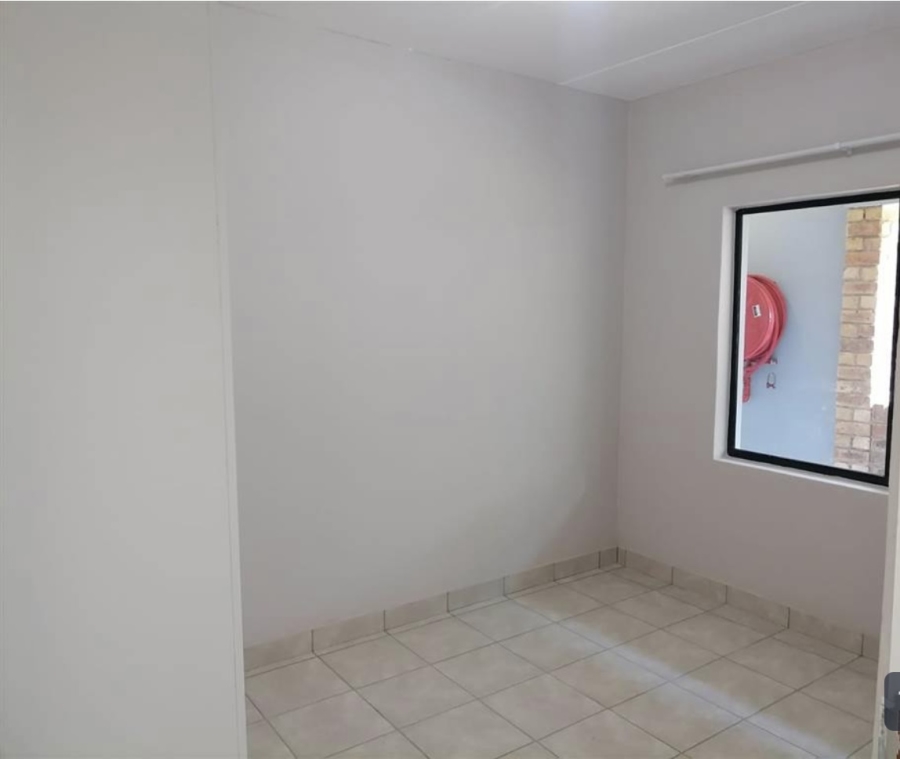 To Let 2 Bedroom Property for Rent in Groblerpark Gauteng