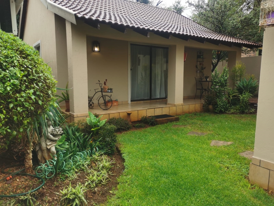 To Let 1 Bedroom Property for Rent in Linden Gauteng