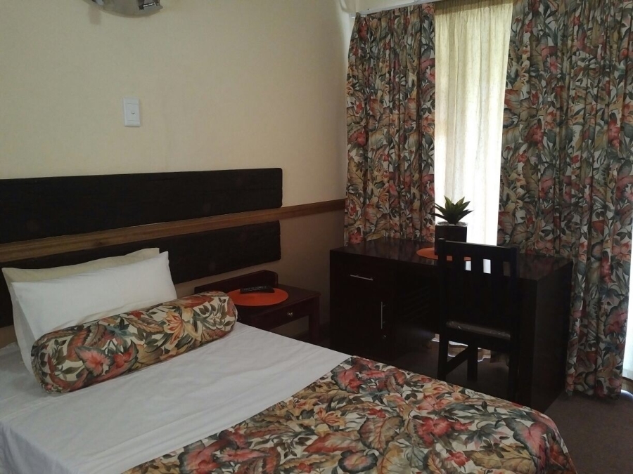 To Let 1 Bedroom Property for Rent in Linden Gauteng