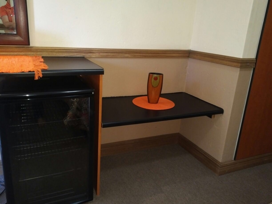 To Let 1 Bedroom Property for Rent in Linden Gauteng