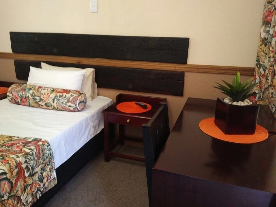 To Let 1 Bedroom Property for Rent in Linden Gauteng