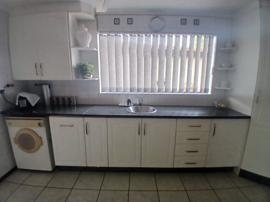 3 Bedroom Property for Sale in Klippoortje Gauteng