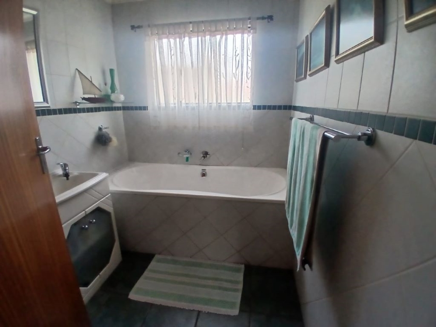 3 Bedroom Property for Sale in Klippoortje Gauteng