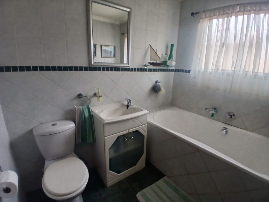 3 Bedroom Property for Sale in Klippoortje Gauteng