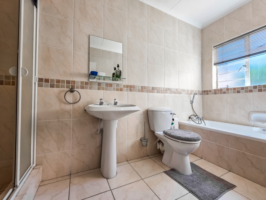 4 Bedroom Property for Sale in Moreleta Park Gauteng