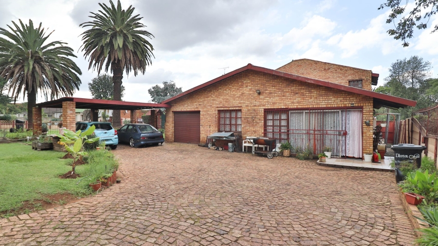 11 Bedroom Property for Sale in Parkhill Gardens Gauteng