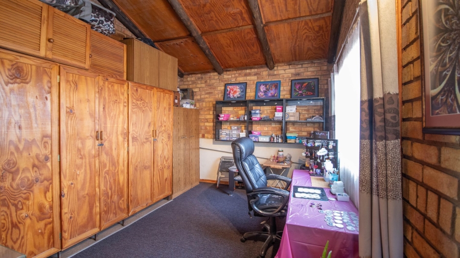11 Bedroom Property for Sale in Parkhill Gardens Gauteng