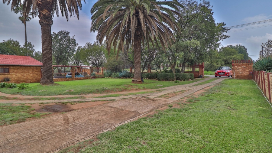 11 Bedroom Property for Sale in Parkhill Gardens Gauteng