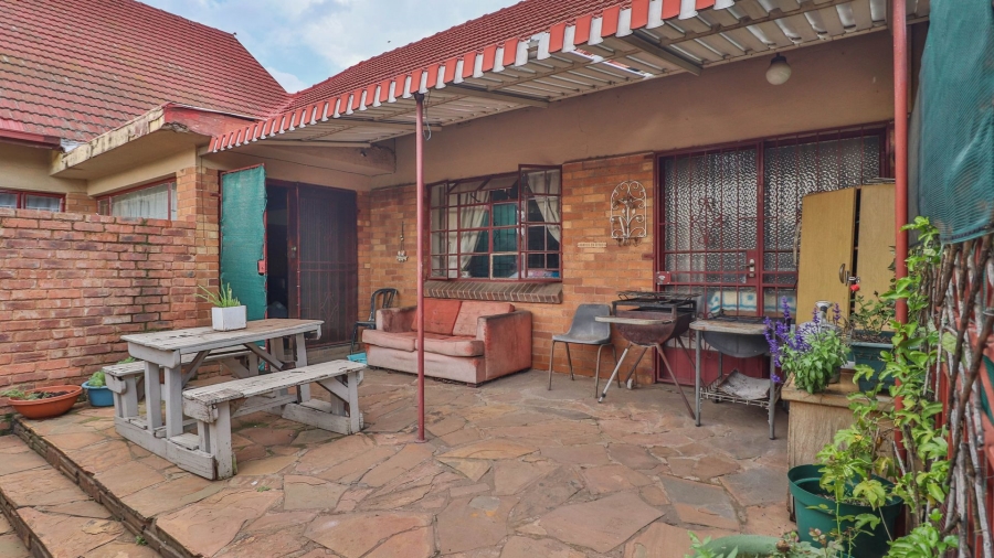 11 Bedroom Property for Sale in Parkhill Gardens Gauteng