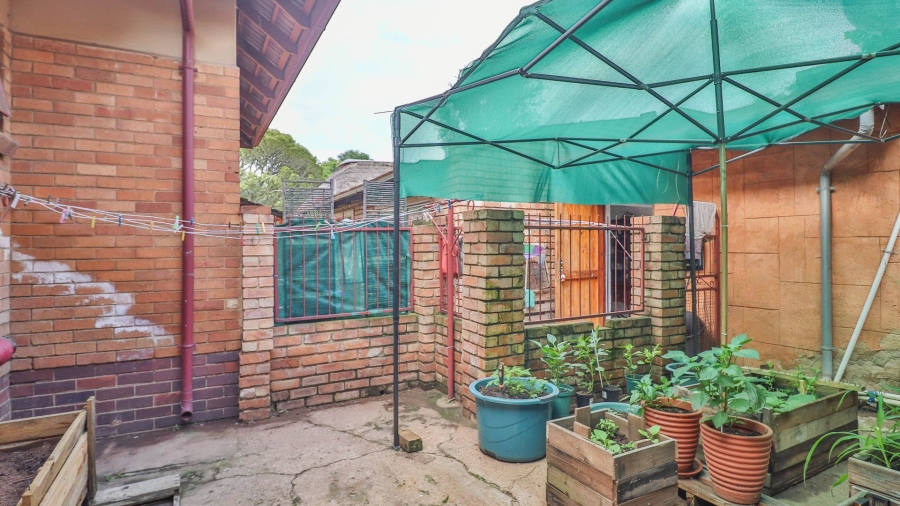 11 Bedroom Property for Sale in Parkhill Gardens Gauteng
