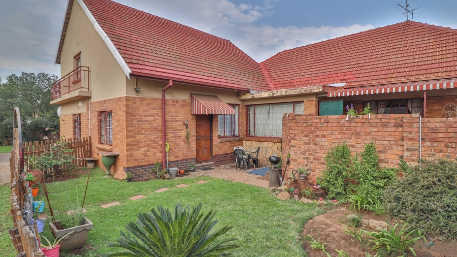 11 Bedroom Property for Sale in Parkhill Gardens Gauteng