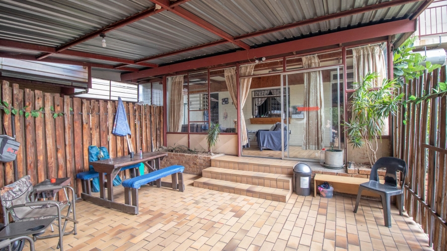 11 Bedroom Property for Sale in Parkhill Gardens Gauteng