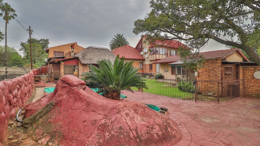 11 Bedroom Property for Sale in Parkhill Gardens Gauteng