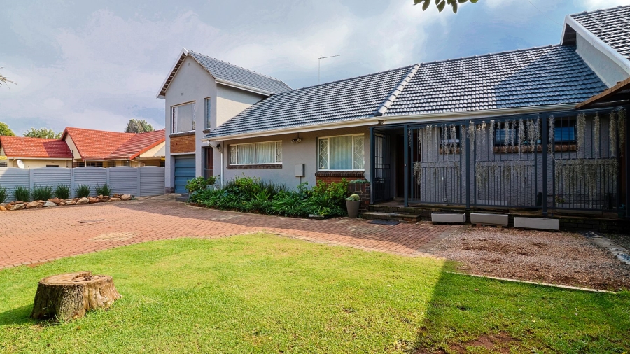 5 Bedroom Property for Sale in Horison Gauteng