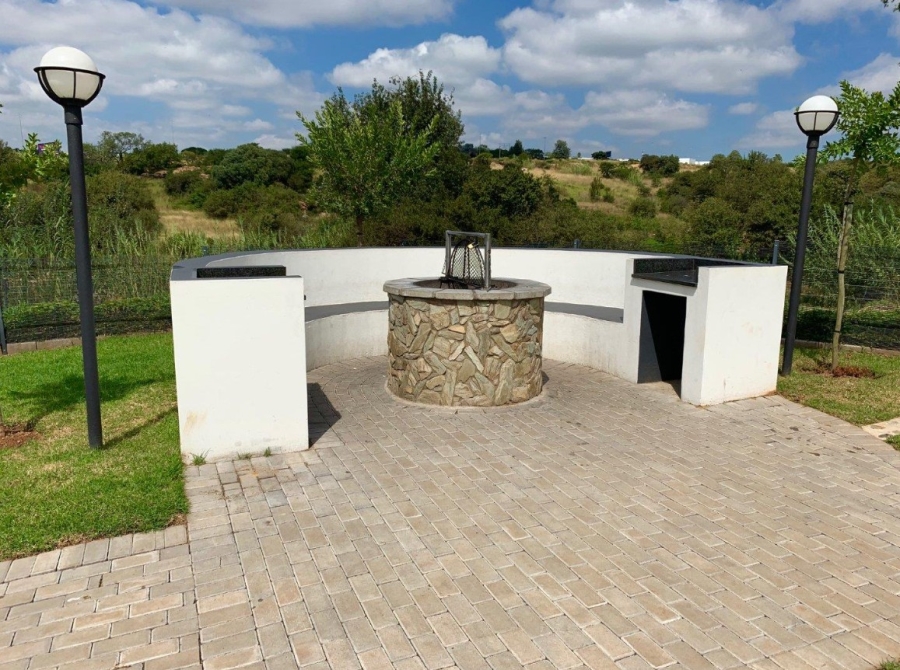 To Let 1 Bedroom Property for Rent in Olivedale Gauteng