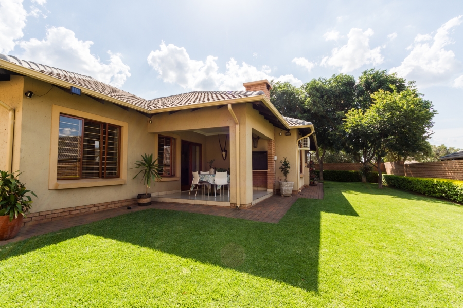 3 Bedroom Property for Sale in Equestria Gauteng
