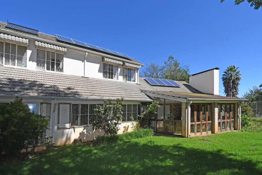 5 Bedroom Property for Sale in Hurlingham Gauteng