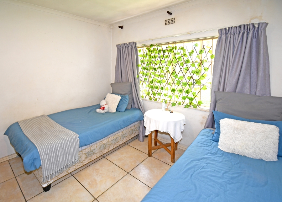 5 Bedroom Property for Sale in Hurlingham Gauteng