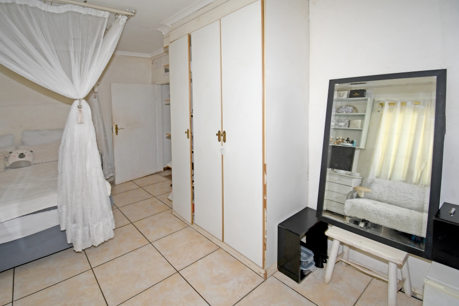 5 Bedroom Property for Sale in Hurlingham Gauteng