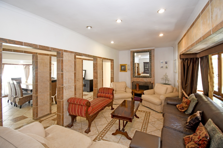 5 Bedroom Property for Sale in Hurlingham Gauteng