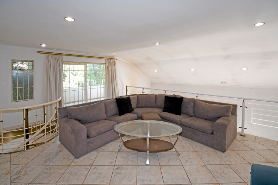 5 Bedroom Property for Sale in Hurlingham Gauteng