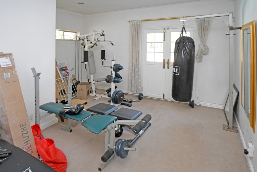 5 Bedroom Property for Sale in Hurlingham Gauteng