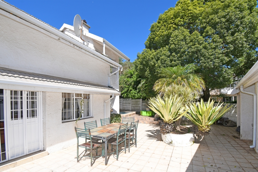 5 Bedroom Property for Sale in Hurlingham Gauteng