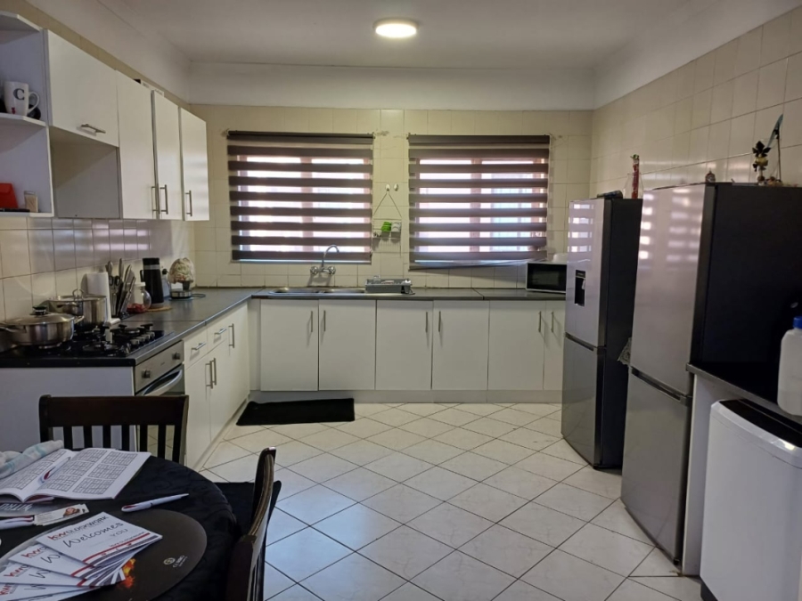 2 Bedroom Property for Sale in Buurendal Gauteng