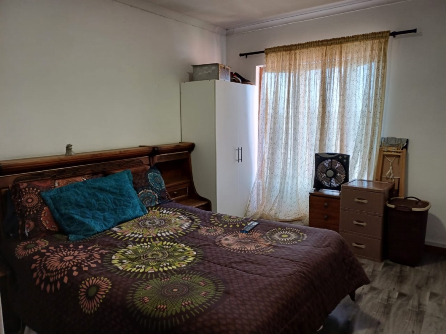 2 Bedroom Property for Sale in Buurendal Gauteng