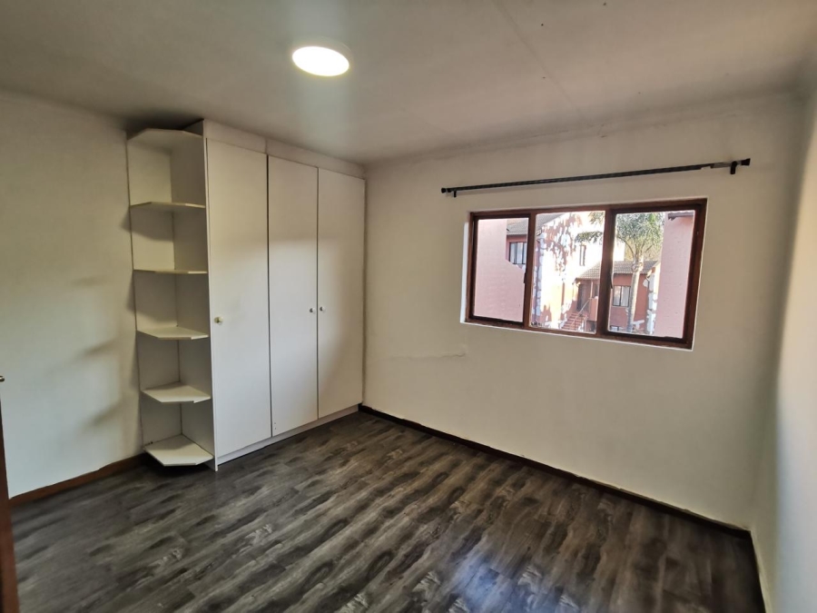 2 Bedroom Property for Sale in Buurendal Gauteng