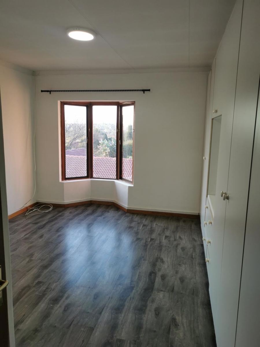 2 Bedroom Property for Sale in Buurendal Gauteng