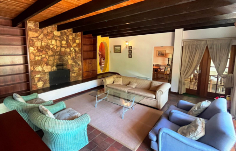 4 Bedroom Property for Sale in Little Falls Gauteng