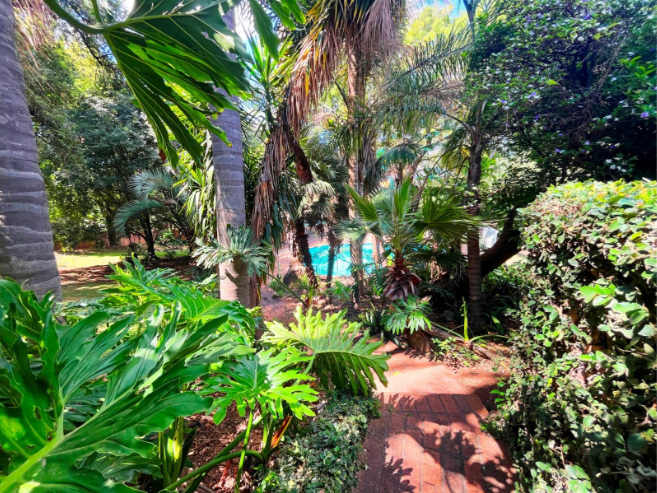 4 Bedroom Property for Sale in Little Falls Gauteng