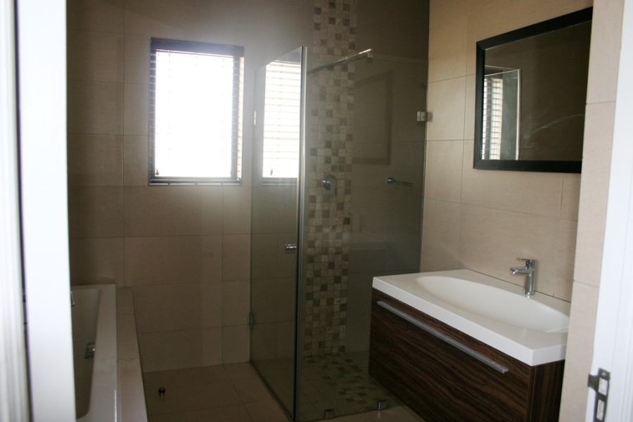 To Let 3 Bedroom Property for Rent in Waterfall Country Village Gauteng