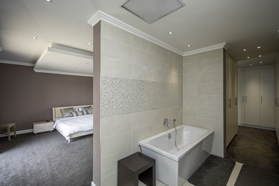 3 Bedroom Property for Sale in Waterfall Country Village Gauteng