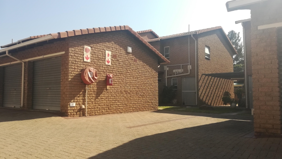 To Let 3 Bedroom Property for Rent in Mayberry Park Gauteng