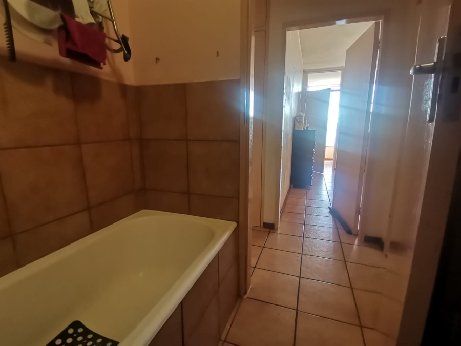 2 Bedroom Property for Sale in Gezina Gauteng