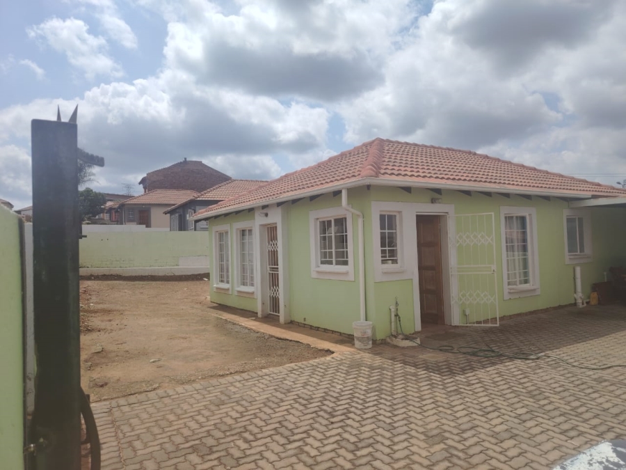 To Let 3 Bedroom Property for Rent in Elandspoort Gauteng